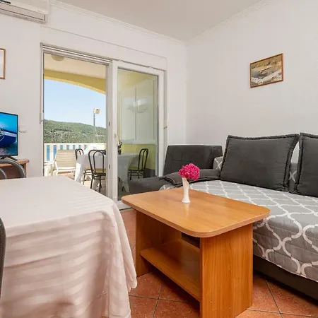 Apartament Raic *